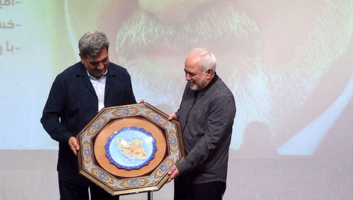 ظریف: افتخار میکنم که برای دفاع از ایران و مردم کشورم تحریم شدم