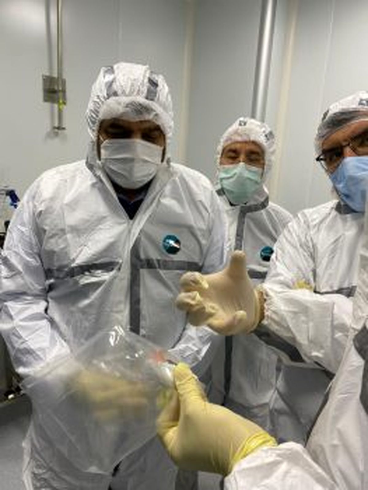 آمادگی ستاد اجرایی فرمان امام برای تولید ماهیانه ۱٫۵ میلیون دوز واکسن کرونا از ۴۰ روز دیگر