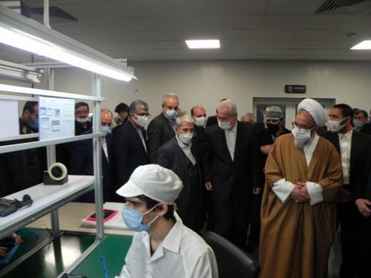 راه‌اندازی کارخانه تولید تبلت ایرانی در مراغه توسط ستاد اجرایی فرمان امام