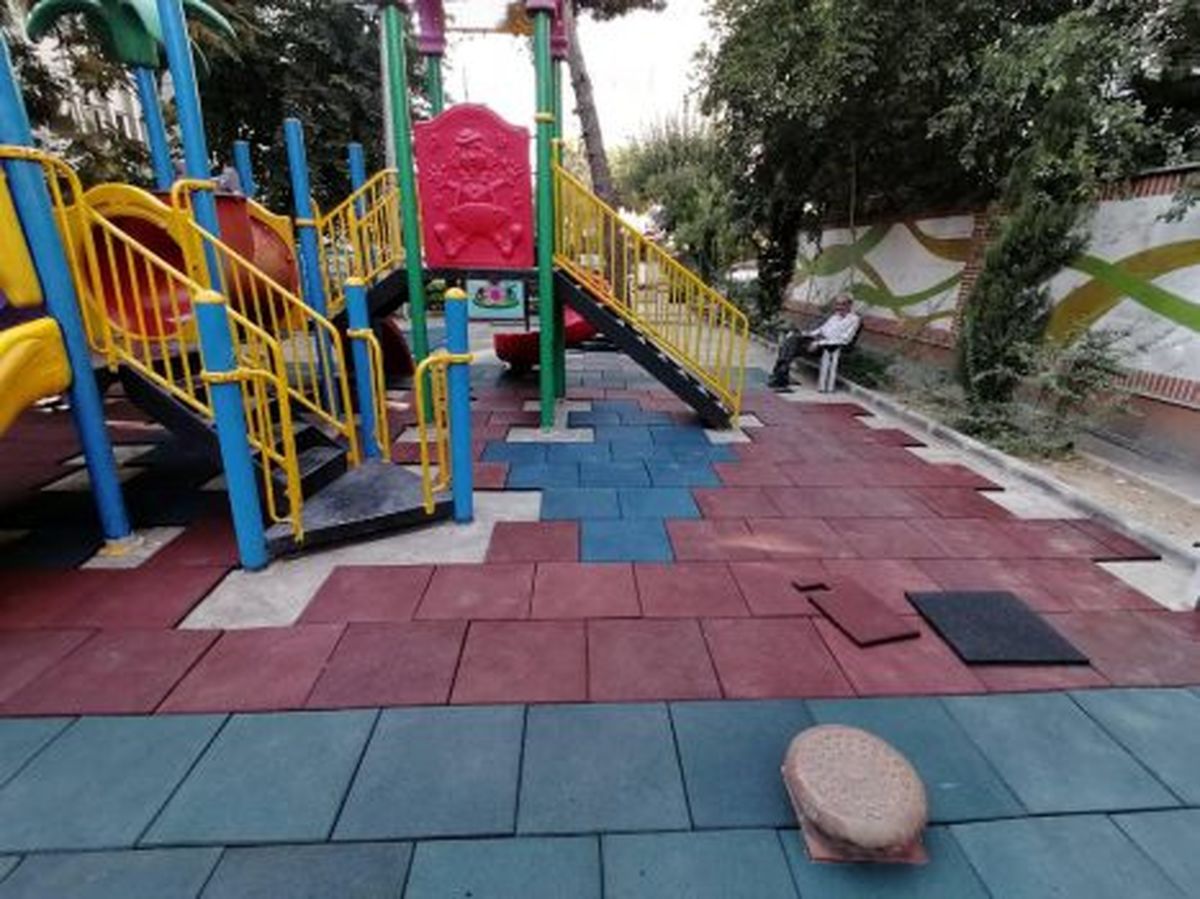 احداث زمین بازی کودکان در بوستان های منطقه ۳