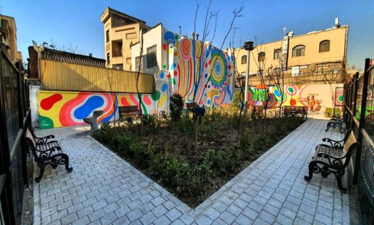 تبدیل فضای بیدفاع شهری به بوستان «شهدای سلامت» در خیابان جمهوری