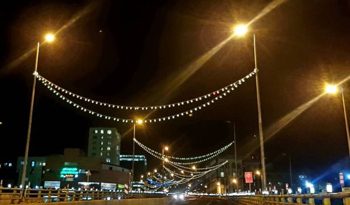 معابر و میادین منطقه۲ با المان های نوری آذین بندی شد