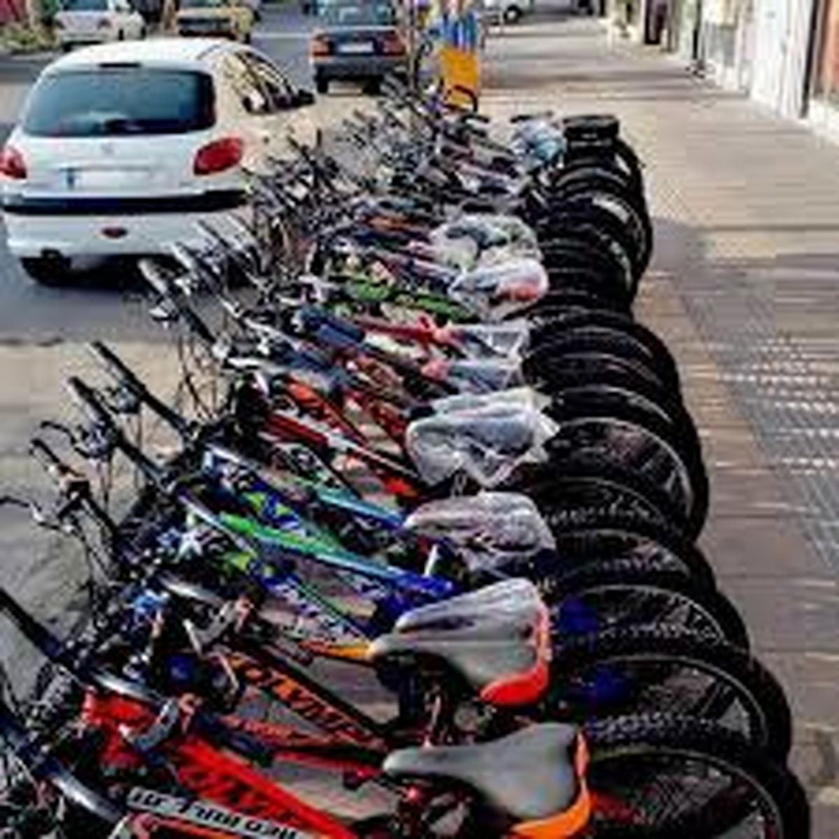 ارائه پارکینگ رایگان و امن دوچرخه در ساختمان‌های شهرداری