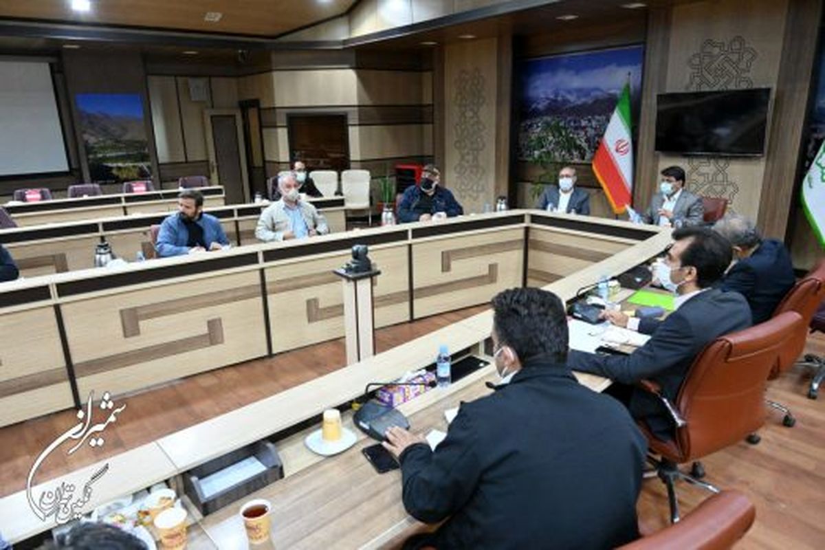 نشست شهردار منطقه یک با شورایاران محله درکه برگزار شد