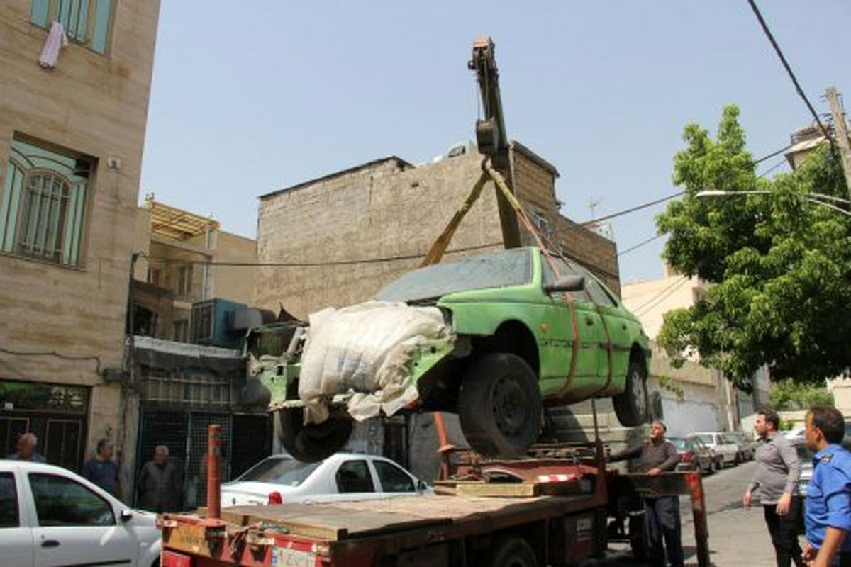 جمع آوری ۶۰ دستگاه خودروی اسقاطی از معابر شمال شرق تهران