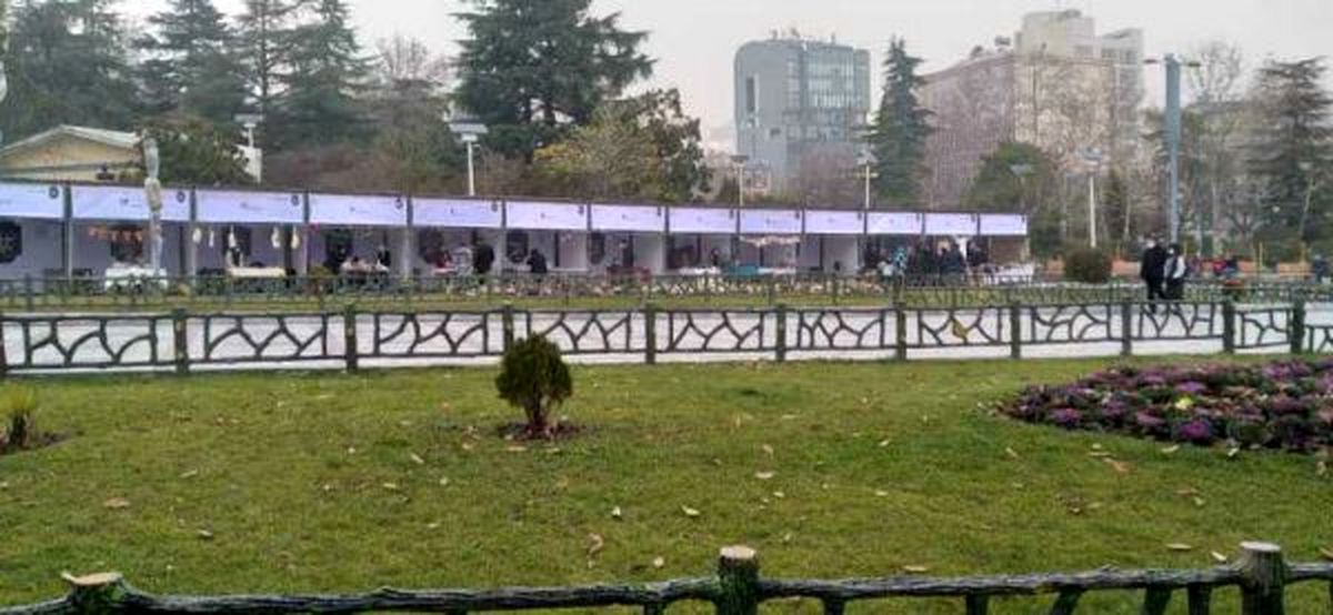 برپایی بازارچه خود اشتغالی زنان سرپرست خانوار در پارک ملت