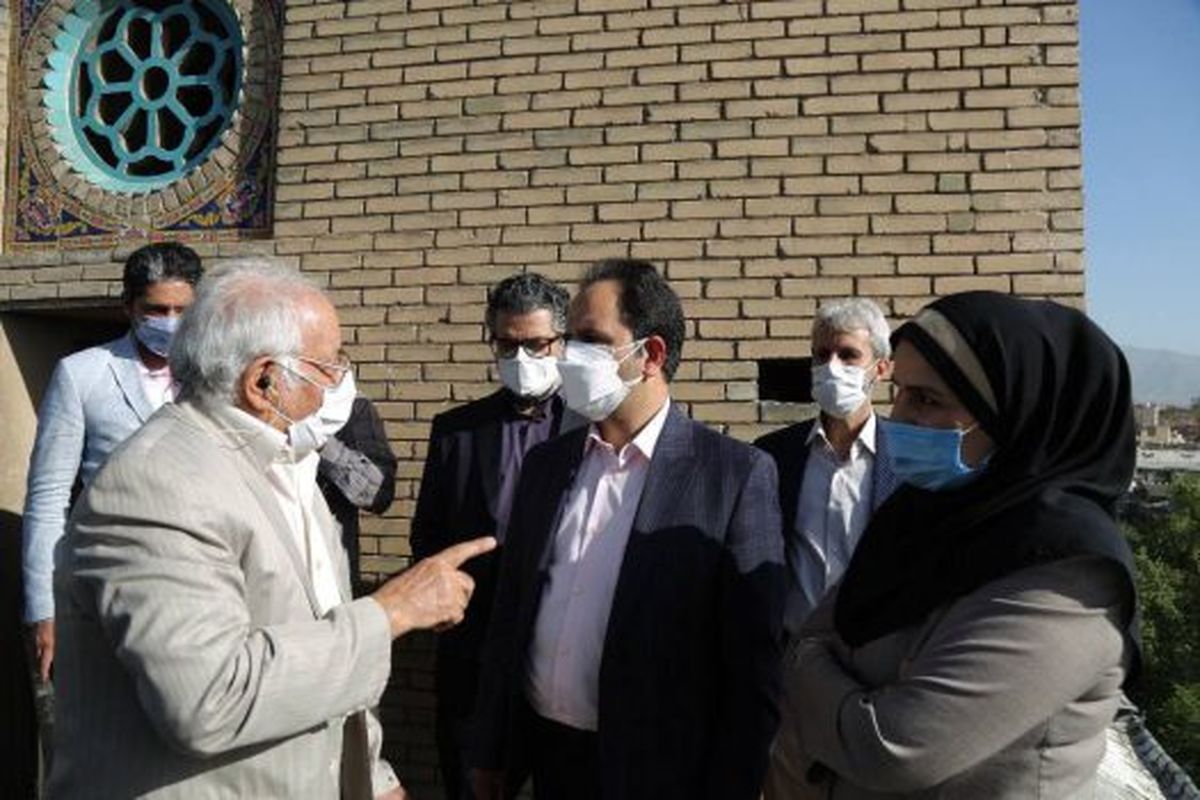 نخستین ساعت عمومی تهران در منطقه ۱۲ پایتخت مرمت و راهاندازی شد