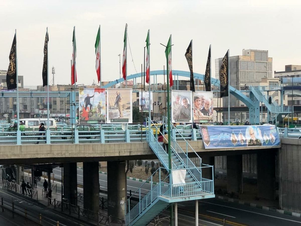 اکران سازه های ثابت و موقت مناسبتی در شمال شرق پایتخت
