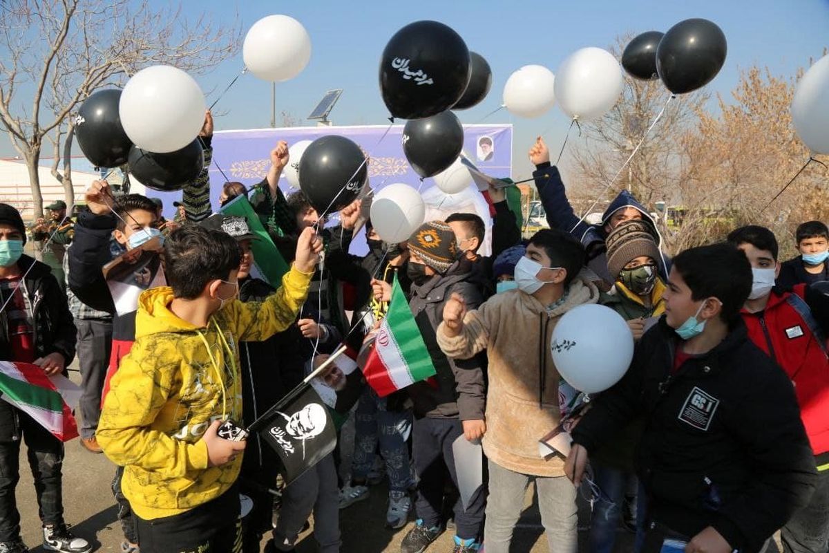 بوستان ولایت میزبان یاران دبستانی حاج قاسم در ویژه برنامه نامه ای به آسمان