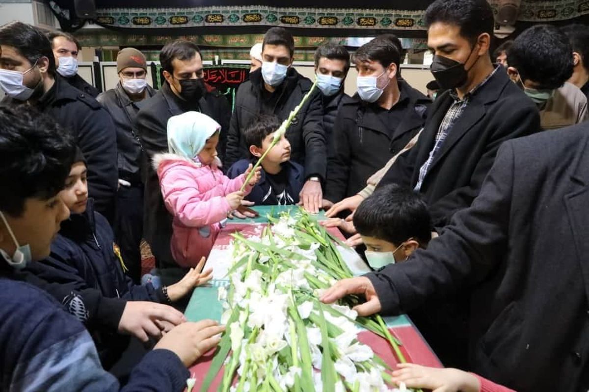  مراسم وداع با دو شهید گمنام در منطقه۱۳ برگزار شد