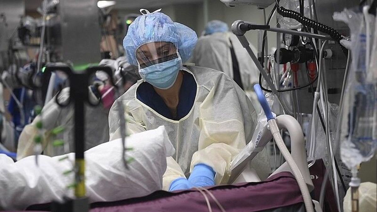 شیوع انفجاری اومیکرون در آمریکا؛ نیمی از بیمارستان امکان پذیرش ندارند