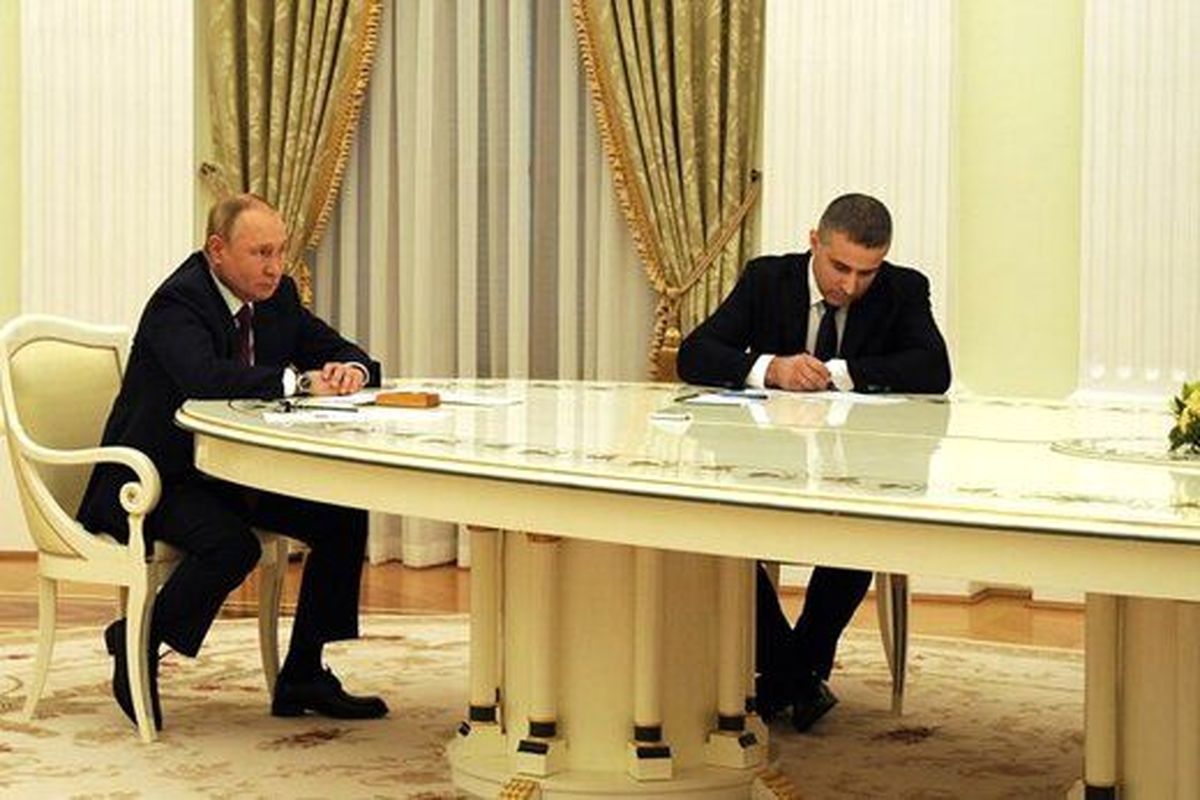 تصویری جدید از میز حاشیه ساز دیدار رئیسی و پوتین