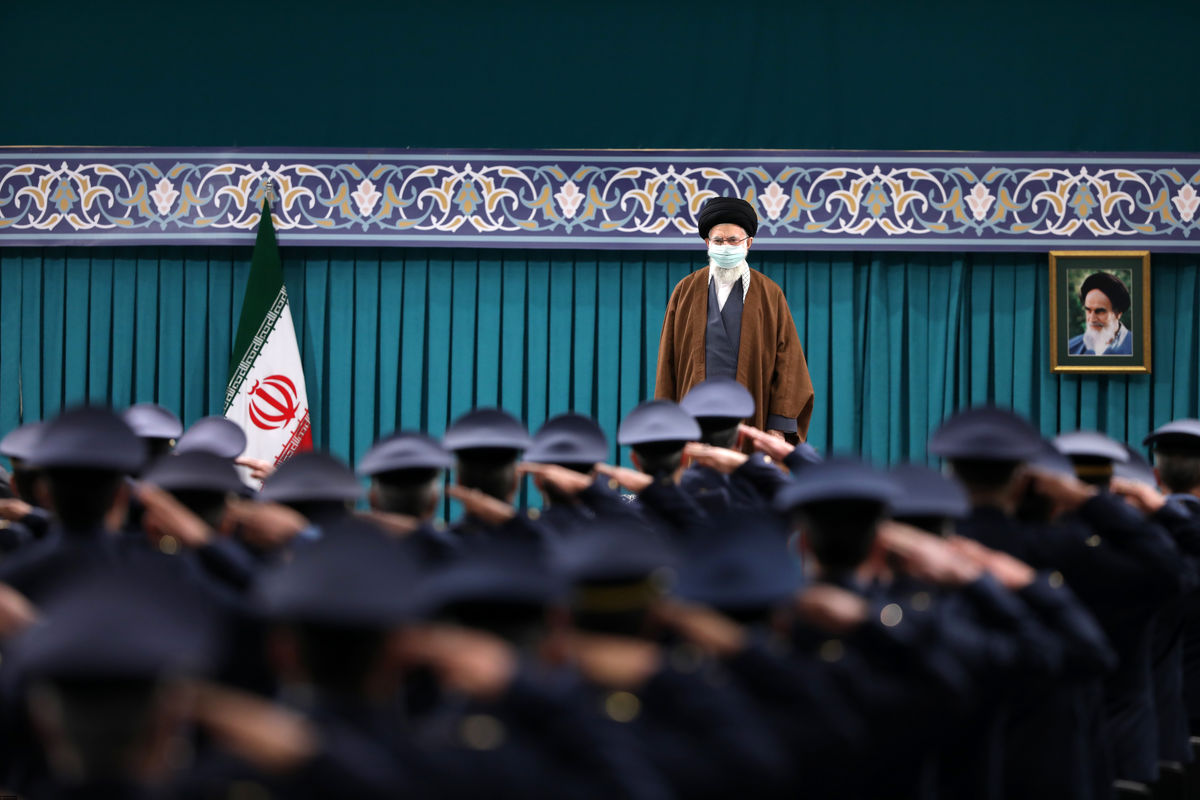 سخنان مهم رهبری درباره ضربه ترامپ و بایدن به آمریکا توصیه به مردم برای عمل به شیوهنامههای اعلامی پزشکان