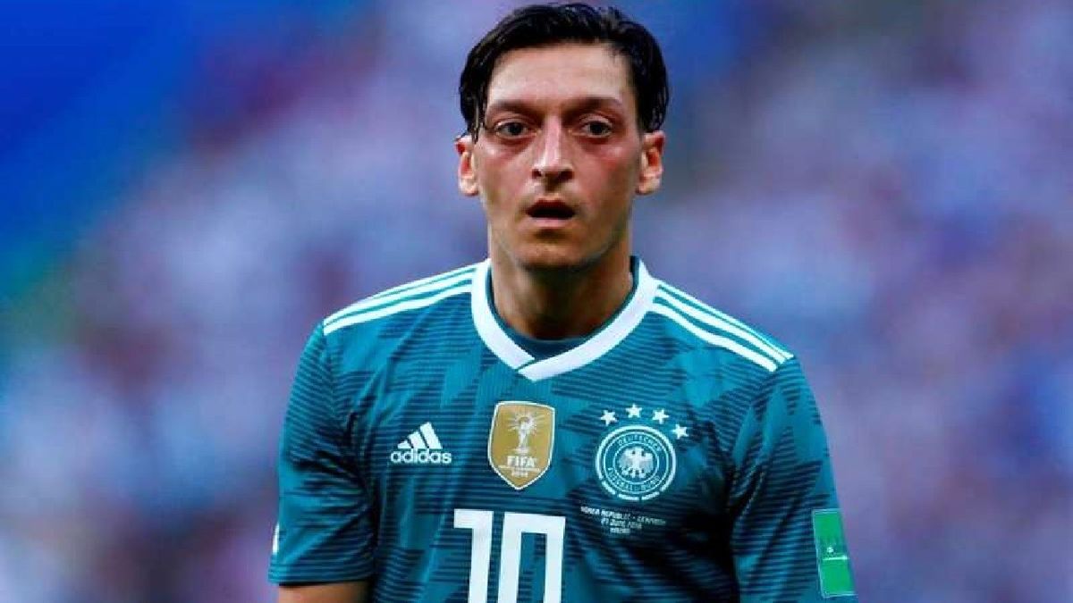 مسعود اوزیل چگونه به استقلال لینک شد؟!