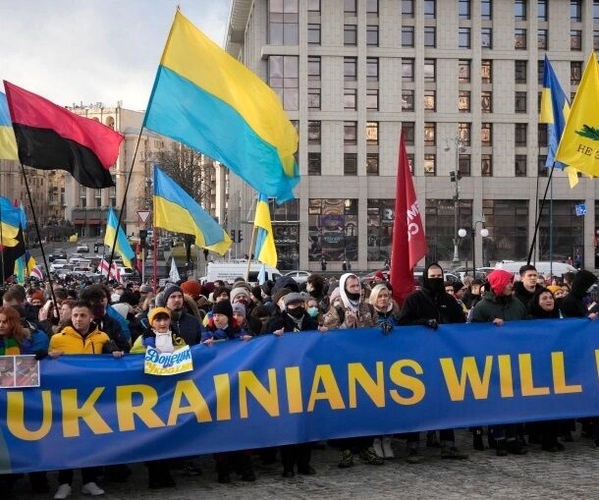 آمریکا مردم اوکراین را به این شکل به خیابان آورد