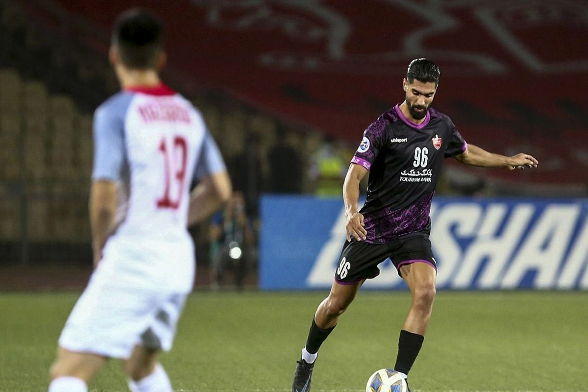 پرسپولیس بازیکن جنجالیاش را نمیفروشد