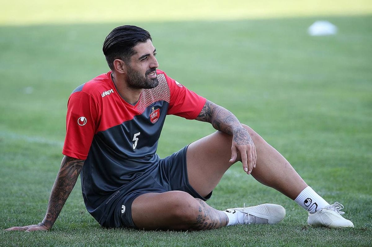 یک شرط برای جدایی مدافع پرسپولیس!