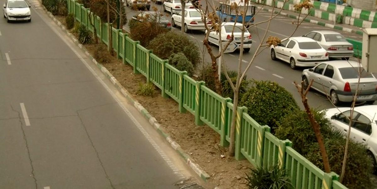 نردههای بتنی جایگزین نردهفلزی در منطقه۸ شد