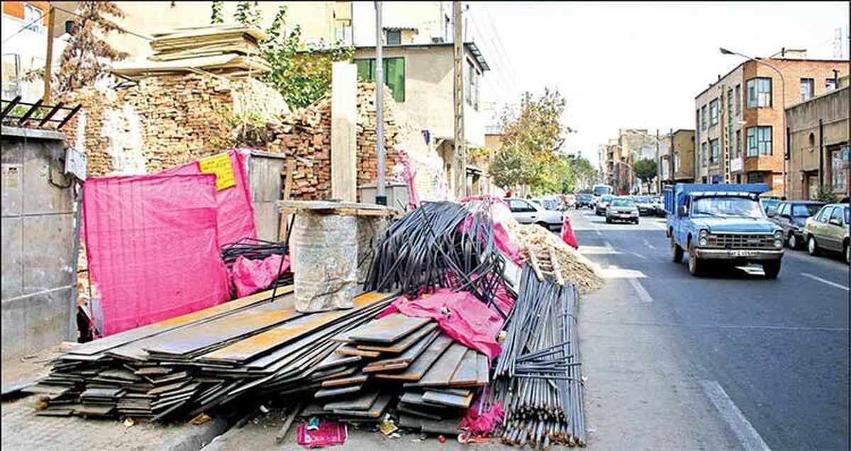 رفع سد معبر ساختمانی غیر مجاز و ایمن سازی حصار کارگاهی منطقه 3