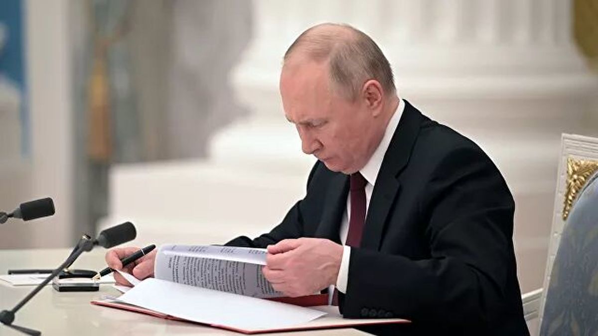 امضاء قراردادهای همکاری روسیه با جمهوری‌های دونتسک و لوگانسک!+جزییات