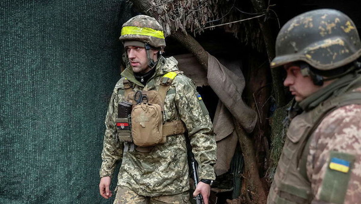 نیروهای اوکراینی مواضع خود را در منطقه دونباس ترک می کنند