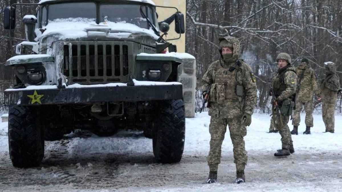 شهروندان این کشور در کنار سربازان اوکراینی قرار گرفتند