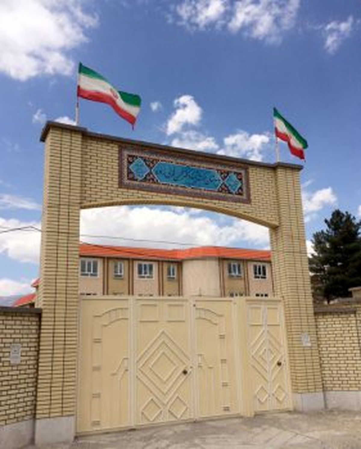 افتتاح ۶ مدرسه #8220;برکت شهید فخریزاده #8221; با ۶۶ کلاس در مناطق محروم کشور توسط ستاد اجرایی فرمان امام