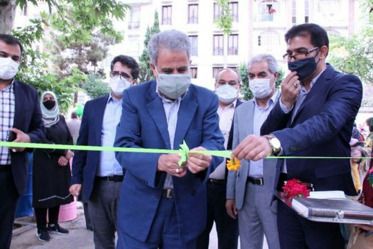 مراسم افتتاحیه کوچه همسایگی و طرح کاشت و نگهداشت گل و گیاه در زندگی آپارتمانی در منطقه هشت