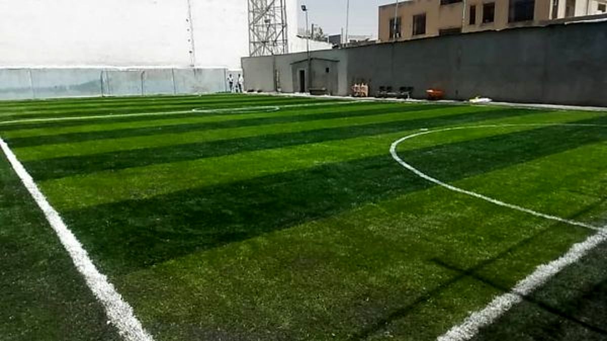 بازسازی و احداث زمین های چمن مصنوعی شمال شرق تهران