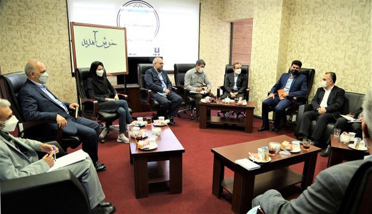 برگزاری دومین جلسه هم اندیشی فرهنگ سازمانی با رویکرد اخلاق حرفهای با حضور مدیر عامل بیمه ایران