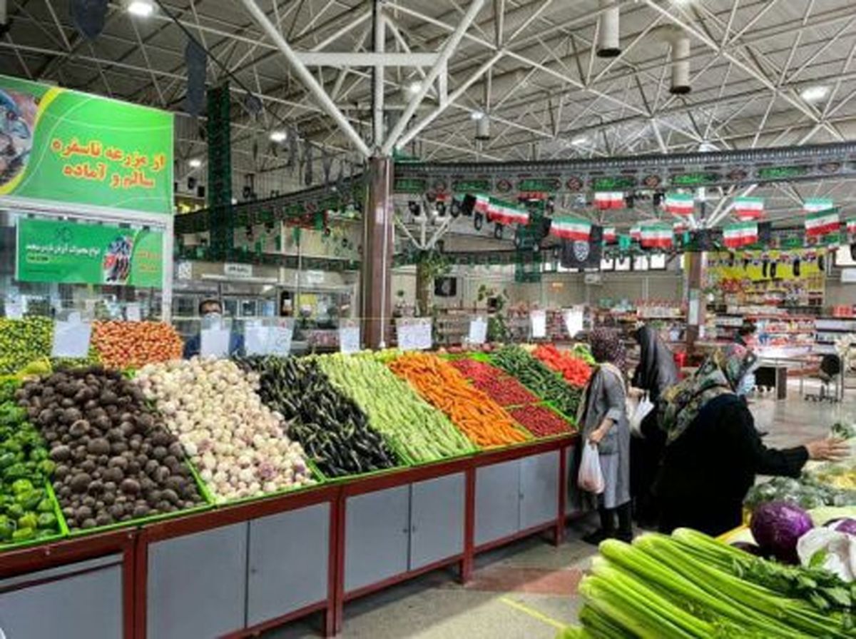 بیشترین سهم در سبد خرید تهرانیها از میادین را سیب درختی، خیار و سیب زمینی دارند