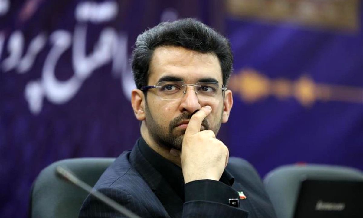 متلک جدید آذری جهرمی به استقلالیها