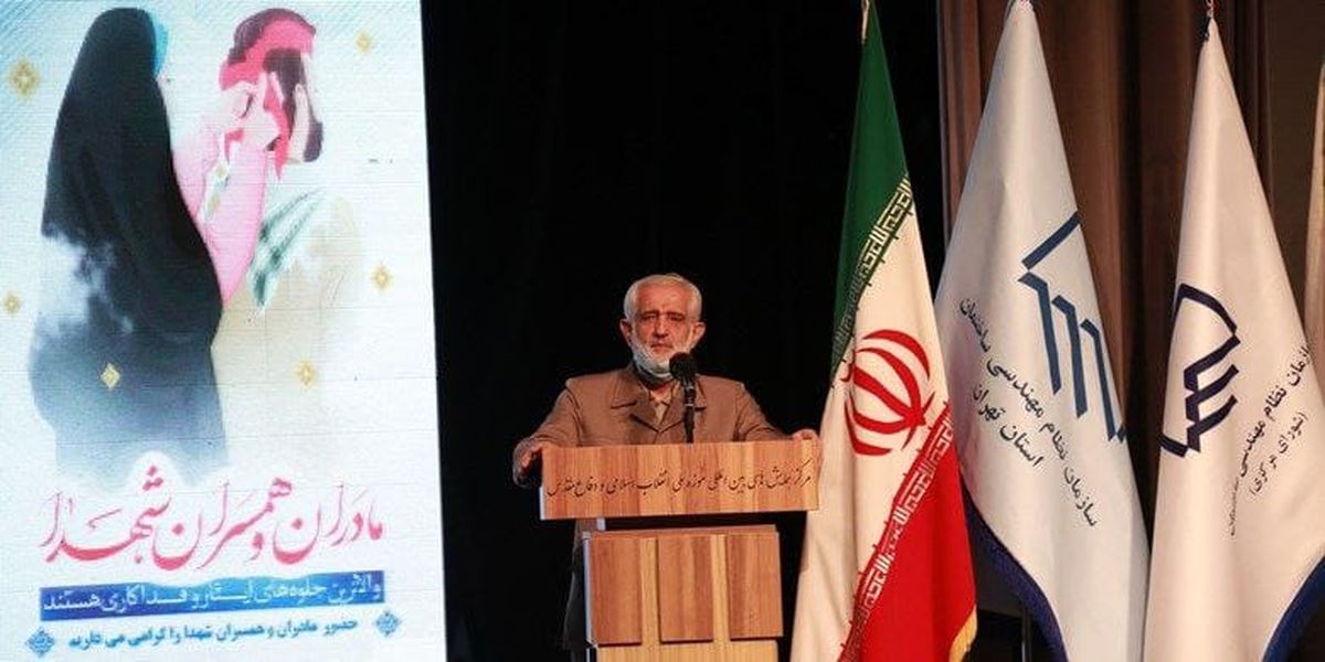 شهید سلیمانی تهدید را به فرصت و تردید را به تصمیم تبدیل میکرد