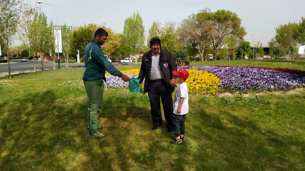 میدان مرکزی میوه و تره بار تهران در روز طبیعت میزبان خانوادههاست