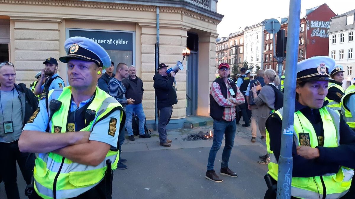 دخالت پلیس سوئد تظاهرات اعتراضی مسلمانان را به خشونت کشاند