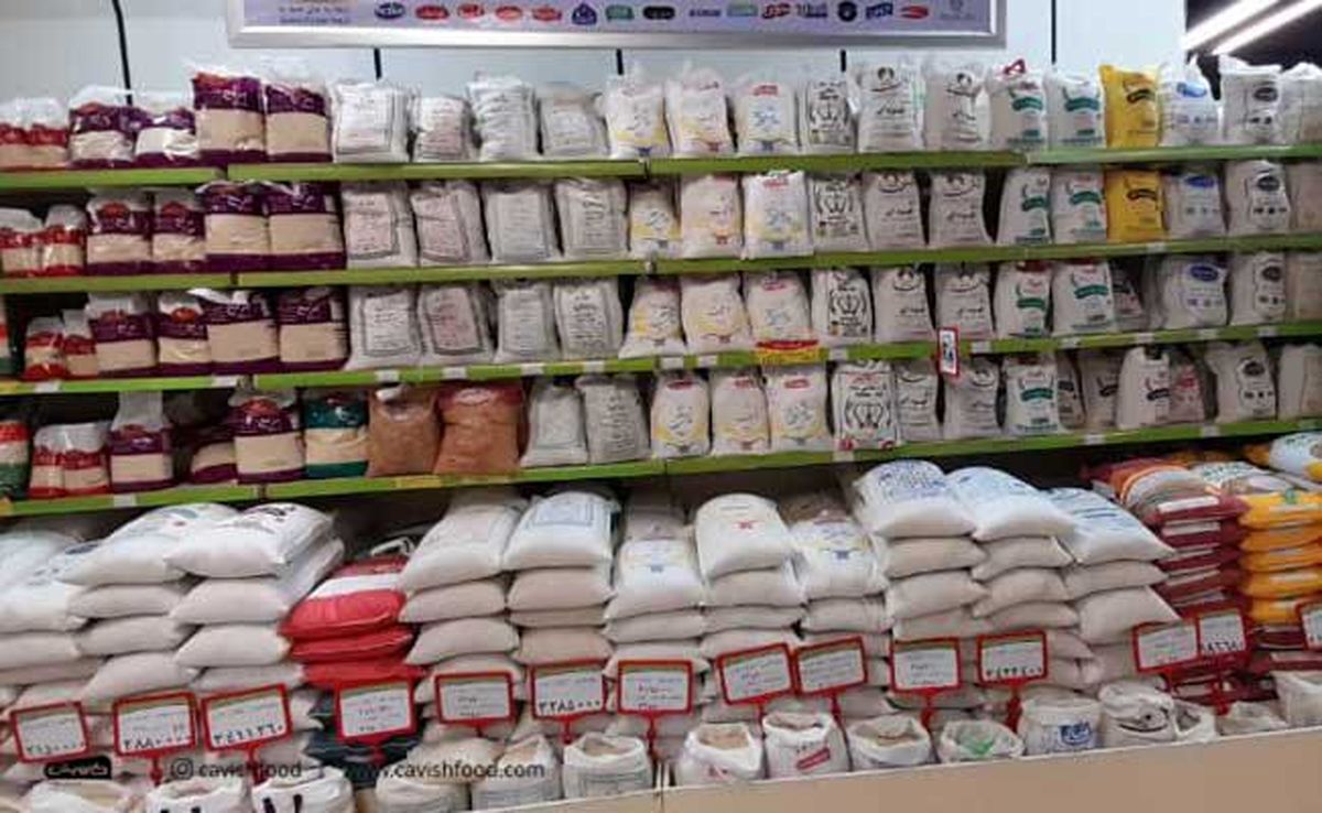 برنج ایرانی در احتکار فروشگاه‌های زنجیره‌ای   قیمت برنج به ۱۰۰ هزار تومان رسید