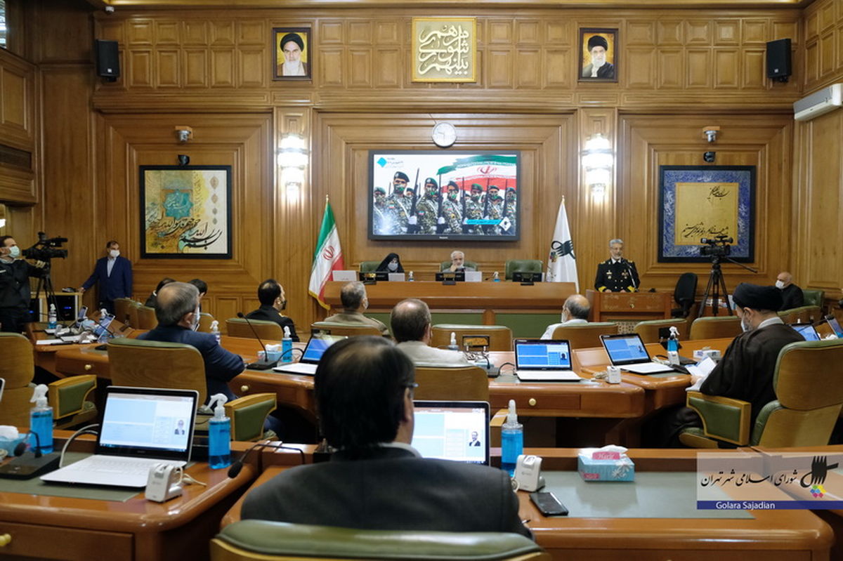 حاشیههای پنجاه و نهمین جلسه شورای شهر تهران از درخواست برای توجه به ارتش در نامگذاریها تا مشکلات خودرو سرویس و درختان چیذر