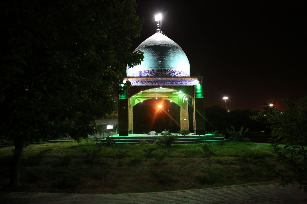 برگزاری مراسم ویژه شب های قدر در جوار مقبره شهدای گمنام منطقه 19