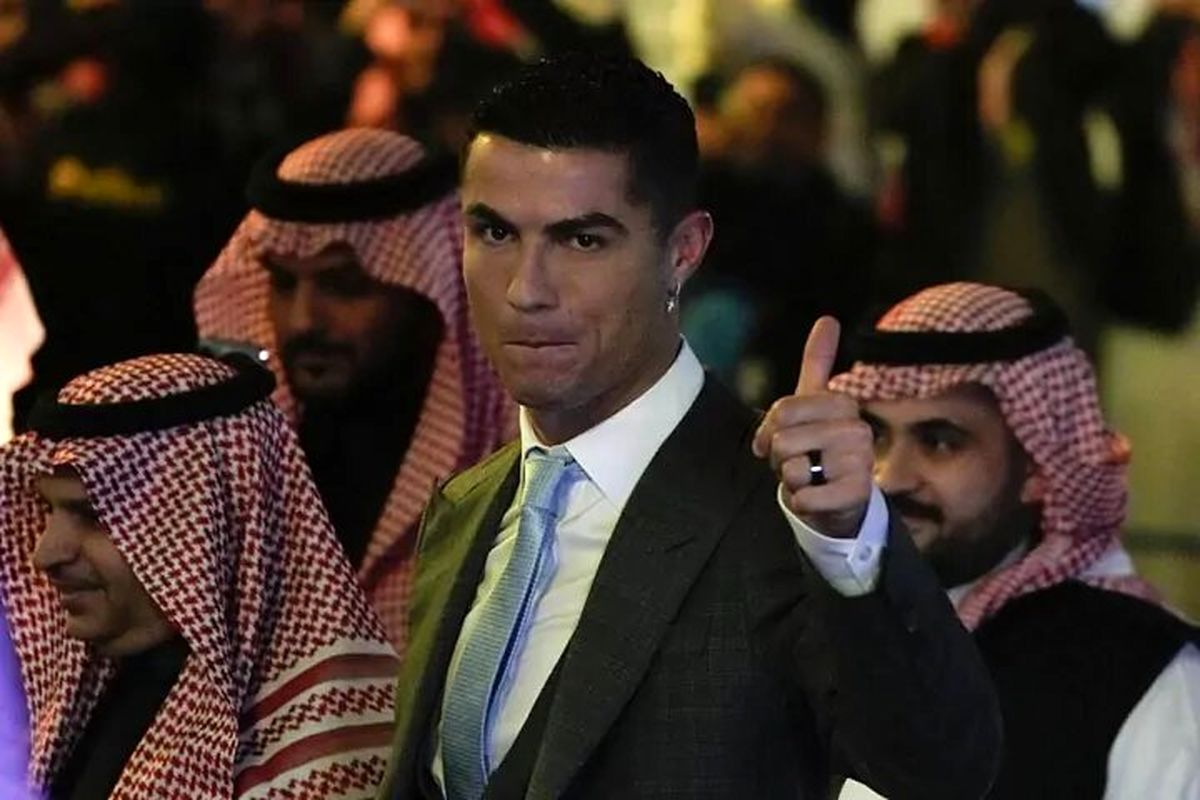 سوگند رئیس فدراسیون فوتبال عربستان به خاطر رونالدو روی آنتن زنده