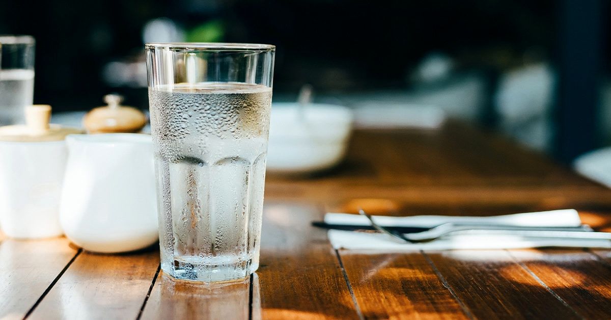 خواص باورنکردنی نوشیدن آب با معده خالی را بشناسید