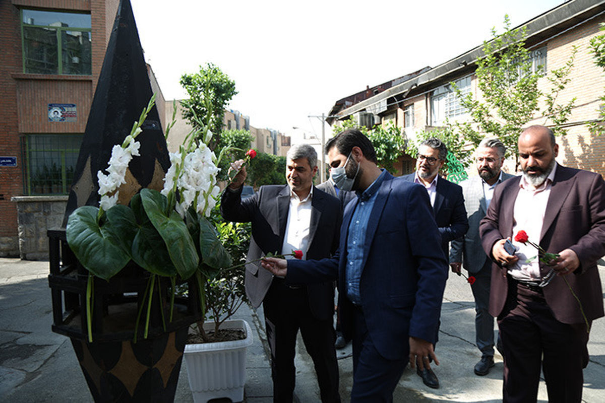 مراسم گلباران محل شهادت شهید مطهری در منطقه 12