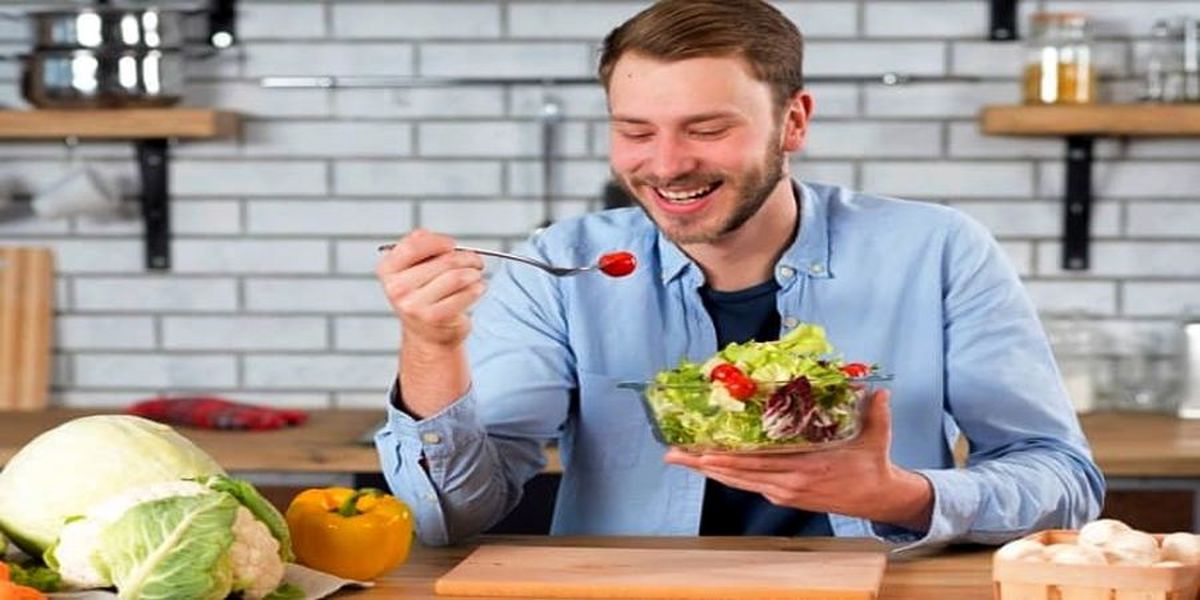 خوردن سالاد به همراه غذا ممنوع!