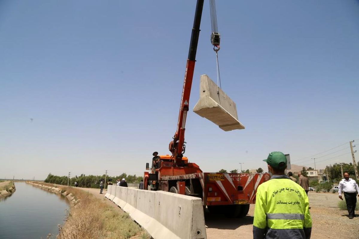 آغاز عملیات ایمن سازی کانال  سازمان آب خاورشهر منطقه 15