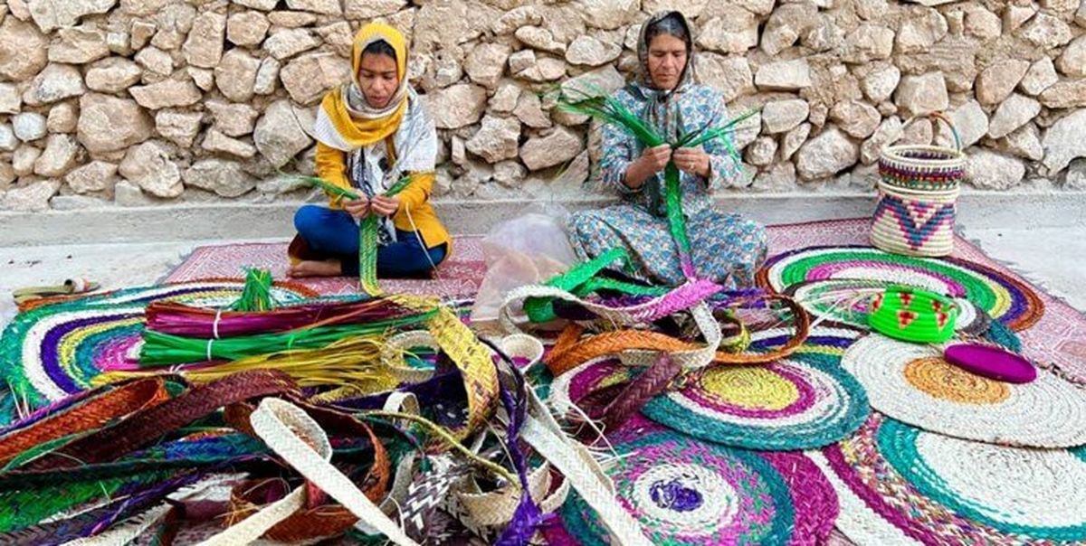 تصاویر دختر ترک تحصیلکرده روستایی که برای هنرش مردم صف میکشند!