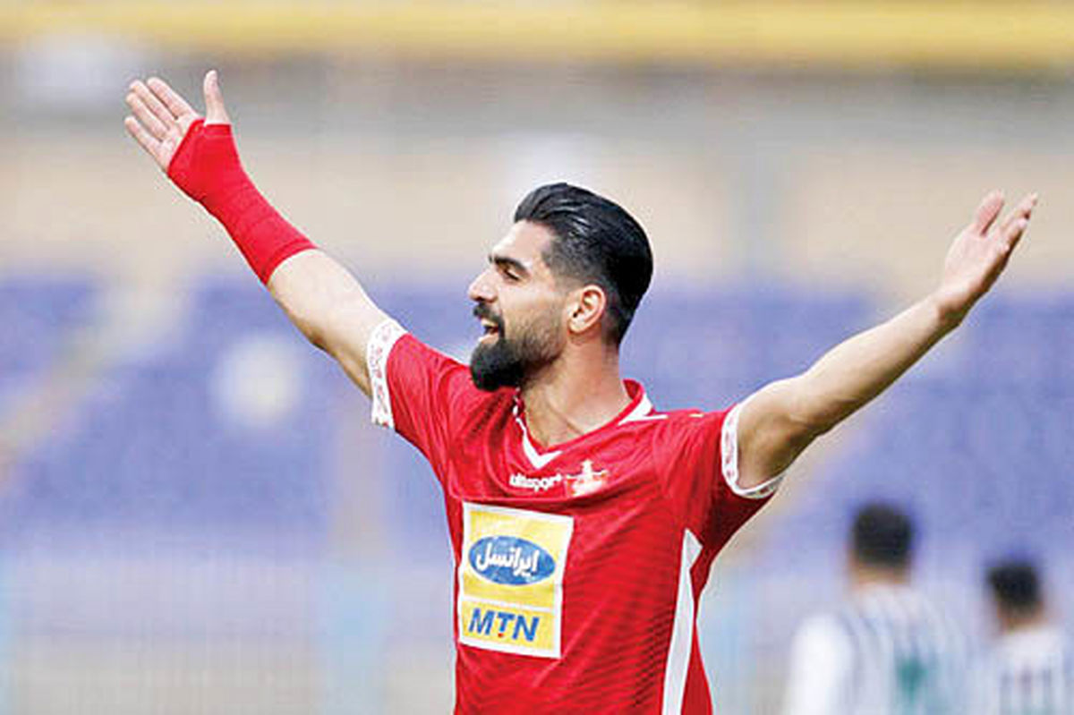 هافبک جنجالی پرسپولیس بر سر دوراهی