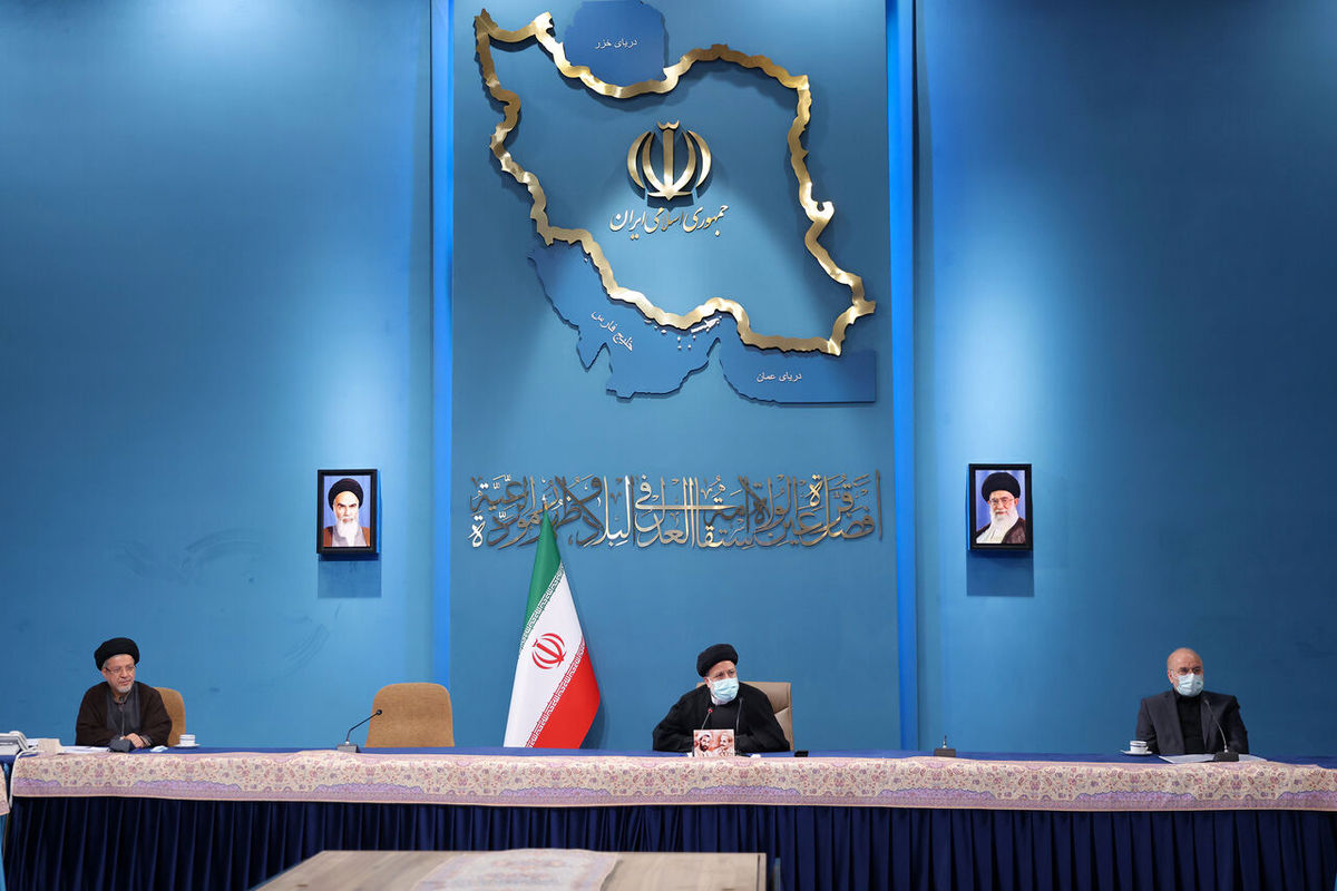 تاکید رئیسجمهور بر استفاده از ظرفیتهای پژوهشگاههای علوم انسانی برای غنا بخشی به علوم انسانیِ اسلامی