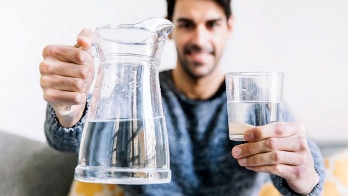 رابطه نوشیدن آب با کاهش وزن
