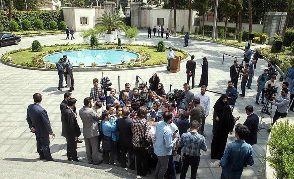 آنچه در حیاط دولت امروز گذشت از گزارش وزیر اطلاعات تا بایدها و نبایدهای فیلترشکن