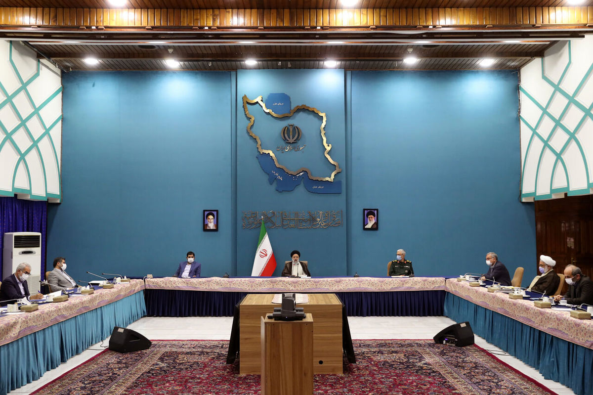 رئیسی: دستگاههای خاطی در اجرای قانون بهبود فضای کسبوکار توبیخ شوند