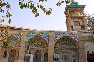 این مسجد بخاطر ساعت خاص و متفاوت خود  در تهران معروف است!